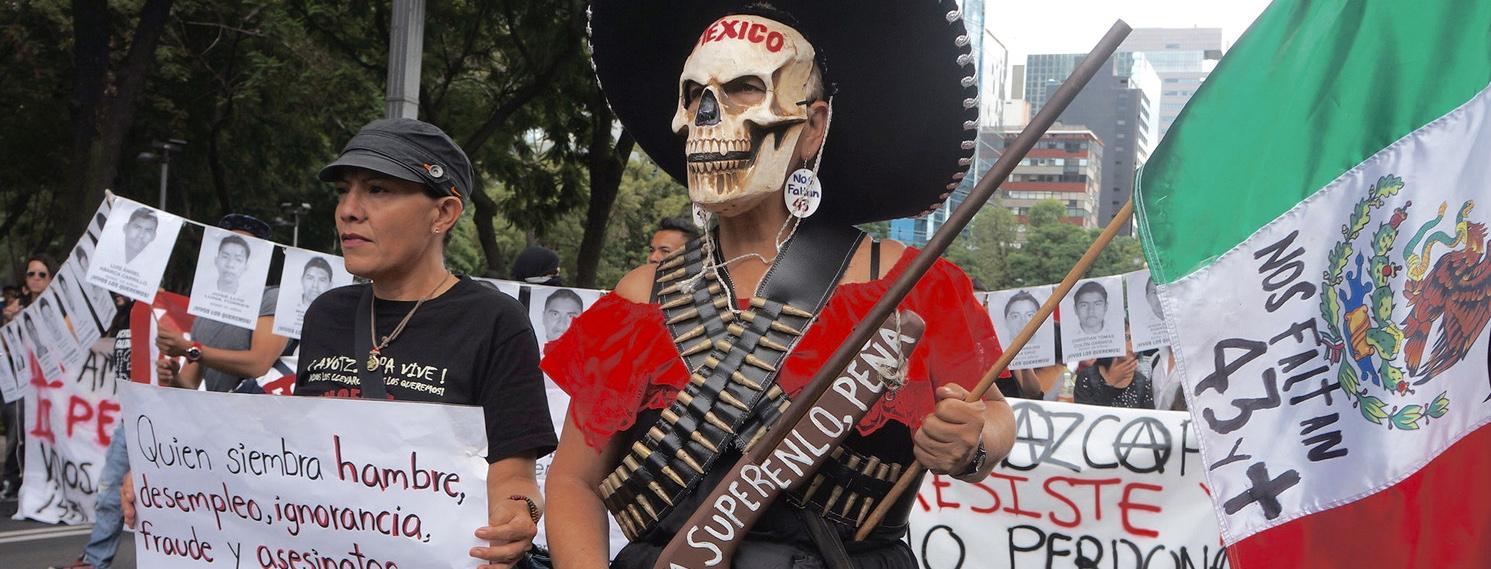 Manifestación en México tras la desaparición de los 43 estudiantes que se produjo en Iguala en septiembre de 2014.