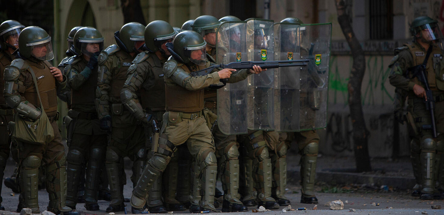 Imagen de la policía chilena reprimiendo duramente las protestas