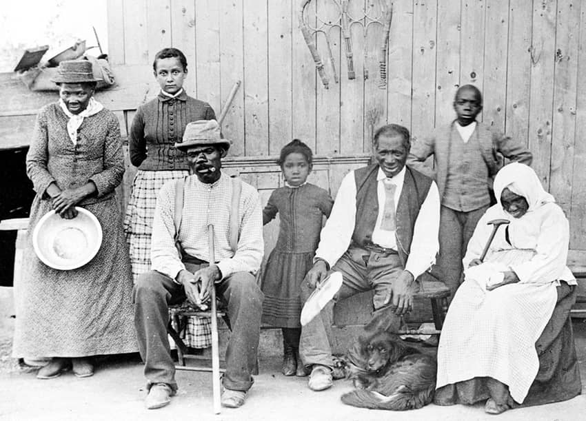 Harriet Tubman junto a esclavos rescatados. Ella luchó por la abolición de la esclavitud en Estados Unidos